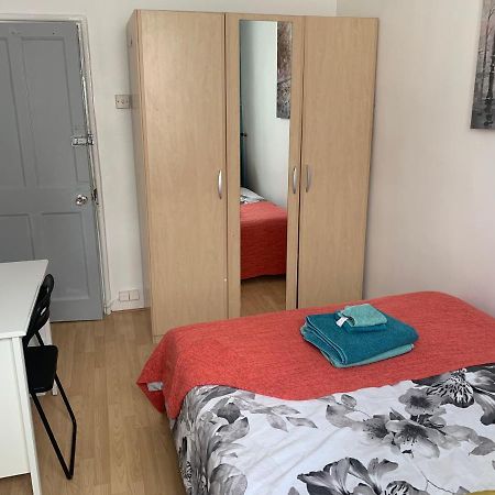 לונדון Stunning 3 Bedroom Flat In Stockwell מראה חיצוני תמונה