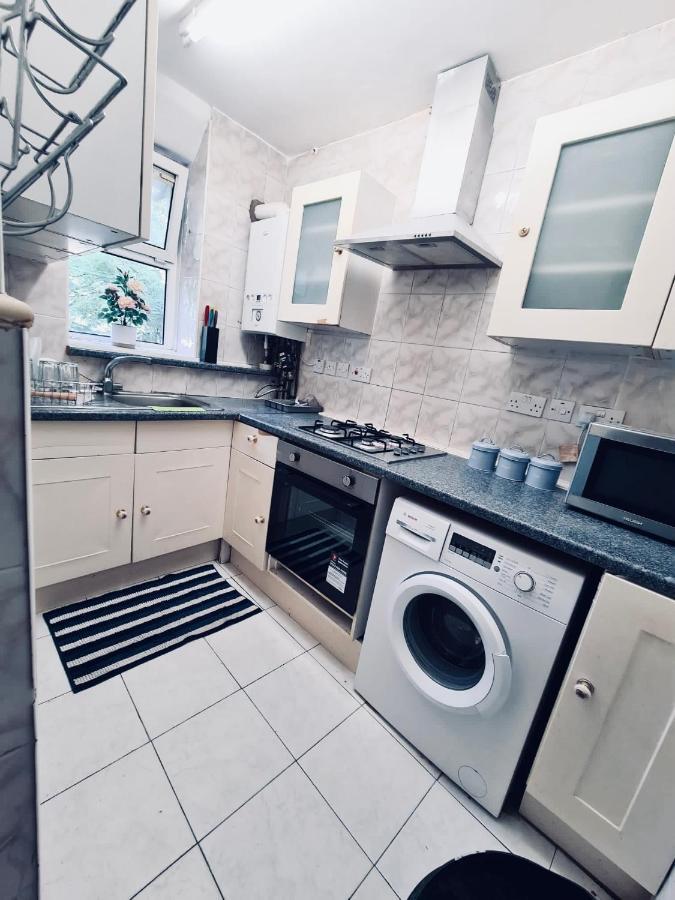 לונדון Stunning 3 Bedroom Flat In Stockwell מראה חיצוני תמונה
