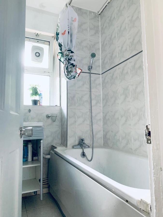 לונדון Stunning 3 Bedroom Flat In Stockwell מראה חיצוני תמונה